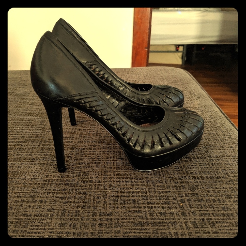 Size 7 Gianni Bini black high heels